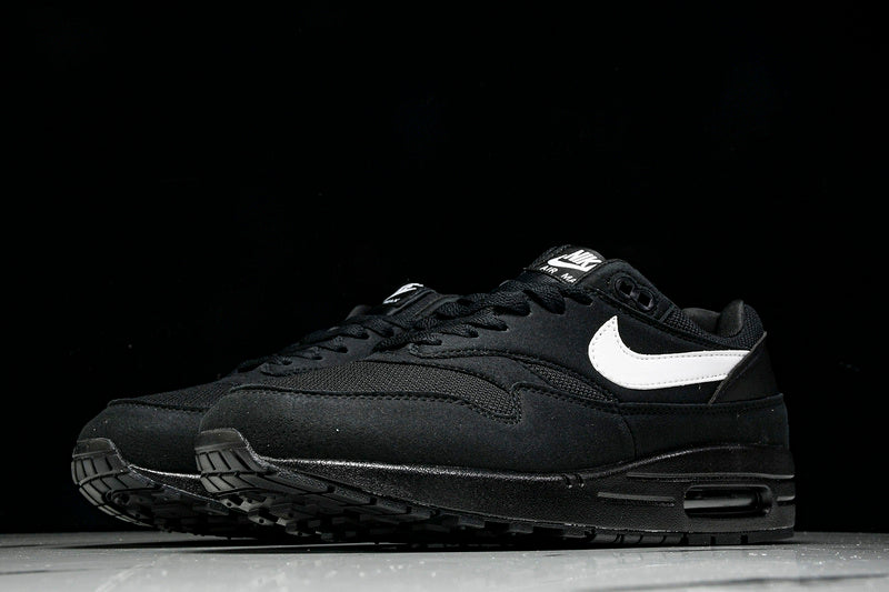 Air Max 1 Black White