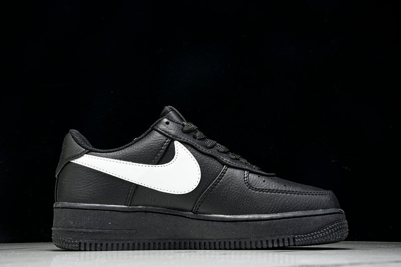 Air Force 1 Low “Black/White”