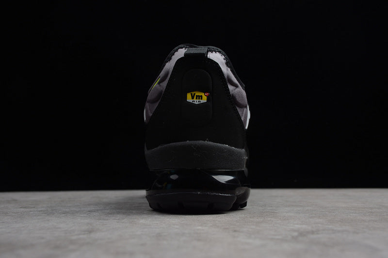 VAPORMAX PLUS BLACK/VOLT-WHITE