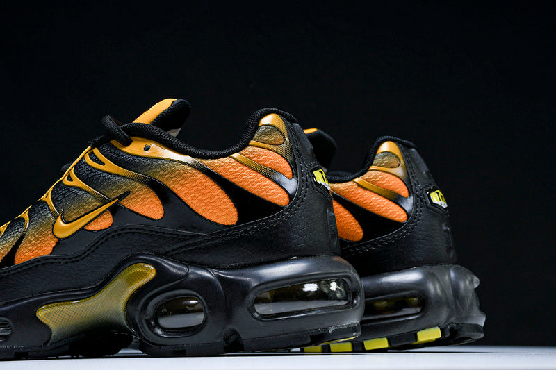 TN Air Max Plus Black Sundial