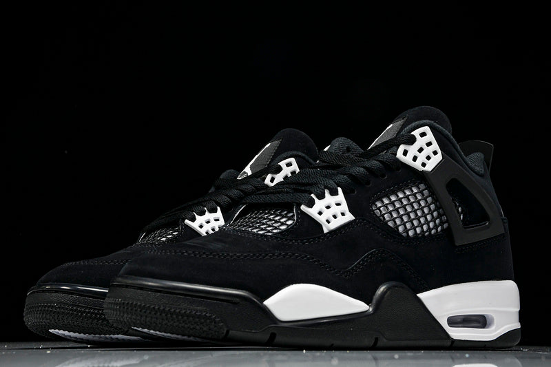 Air Jordan 4s RETRO WHITE THUNDER