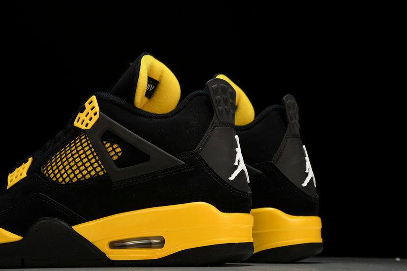 Air Jordan 4s Retro/black/yellow