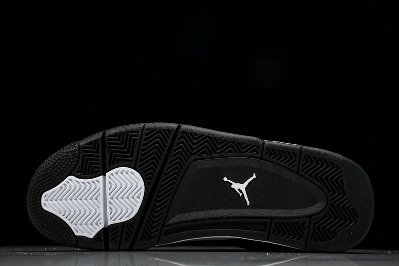 Air Jordan 4s RETRO WHITE THUNDER
