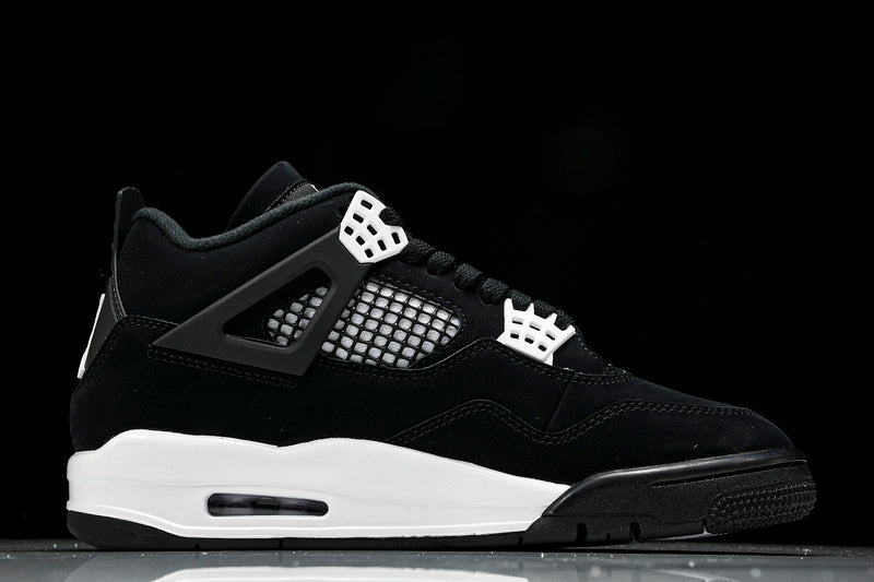 Air Jordan 4s RETRO WHITE THUNDER