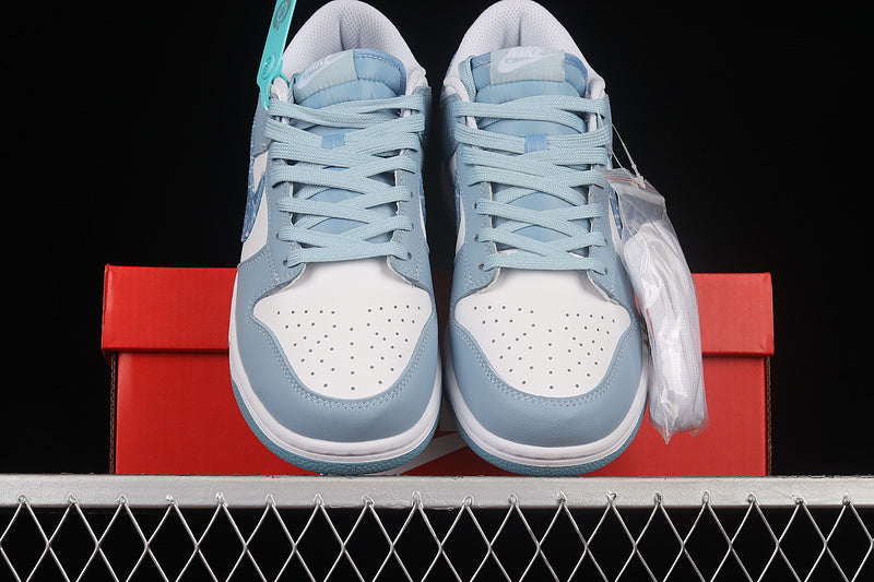 Dunk Low WMNS “Blue Paisley”