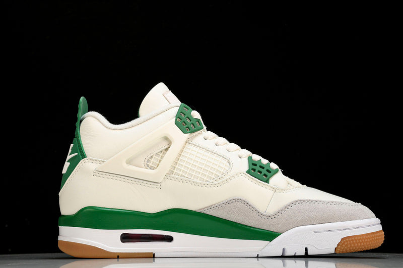 Air Jordan 4s RETRO SP SAIL/PINE GREEN