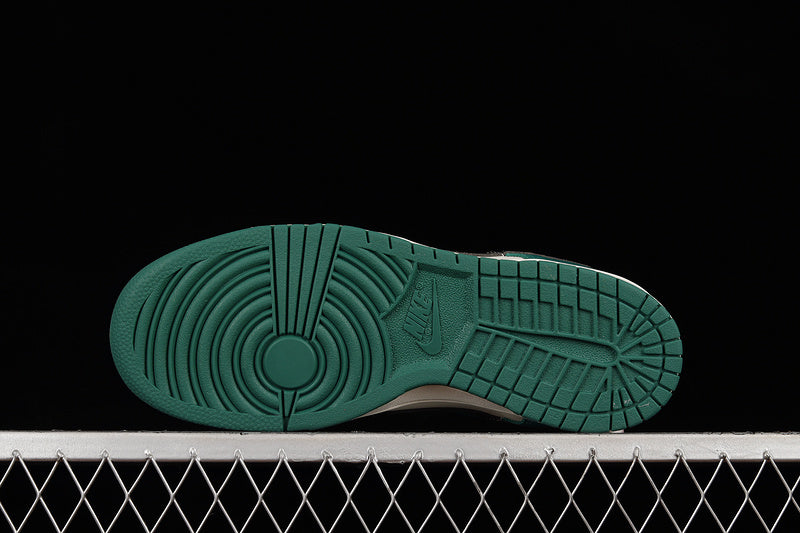 Dunk Low SE “Lottery”