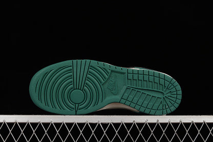 Dunk Low SE “Lottery”