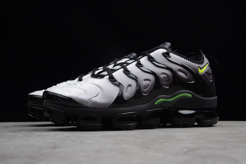VAPORMAX PLUS BLACK/VOLT-WHITE