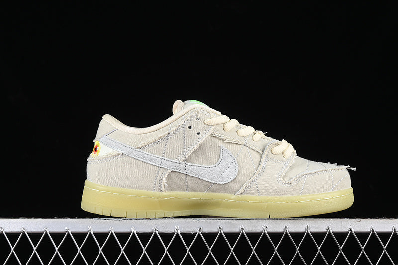 SB Dunk Low “Mummy” DM0774-111