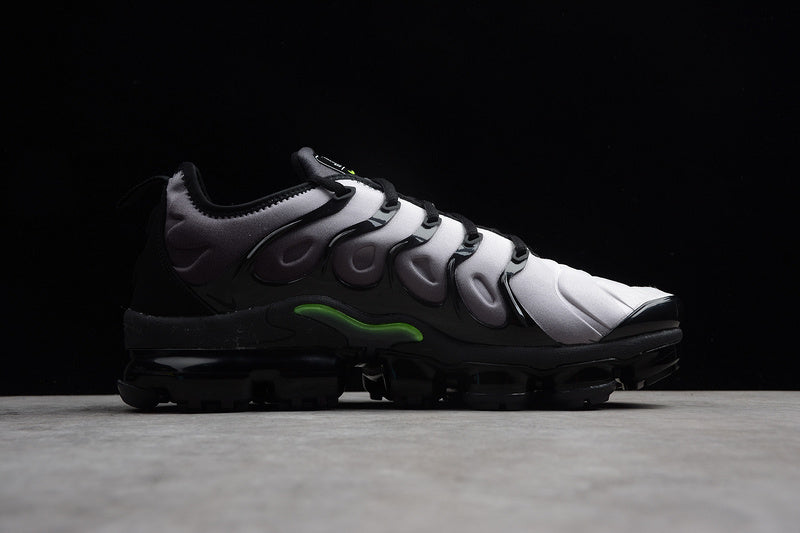 VAPORMAX PLUS BLACK/VOLT-WHITE