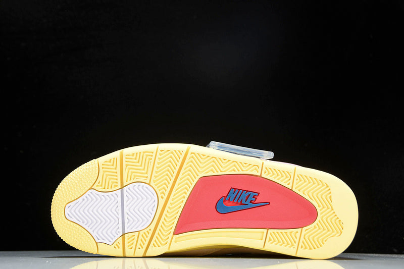 Air Jordan 4s RETRO GUAVA ICE/LIGHT