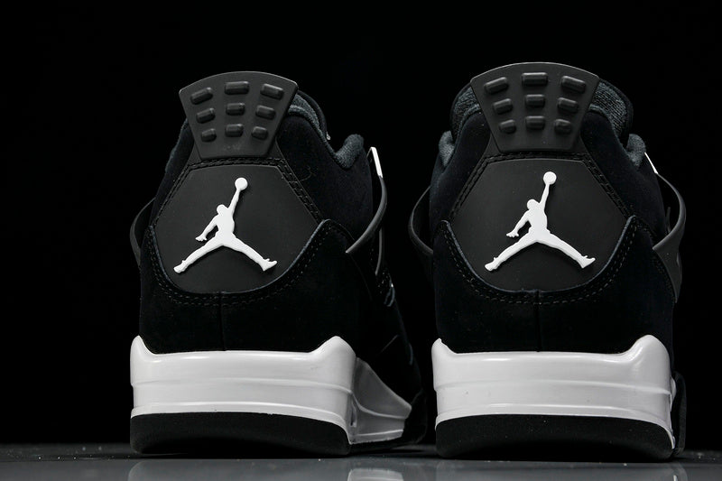 Air Jordan 4s RETRO WHITE THUNDER