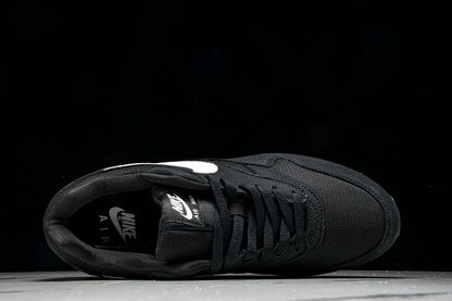 Air Max 1 Black White
