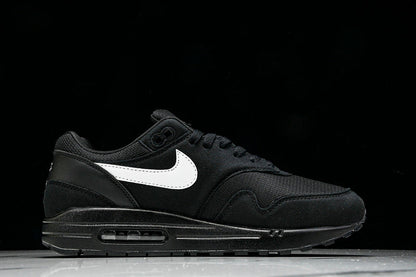 Air Max 1 Black White