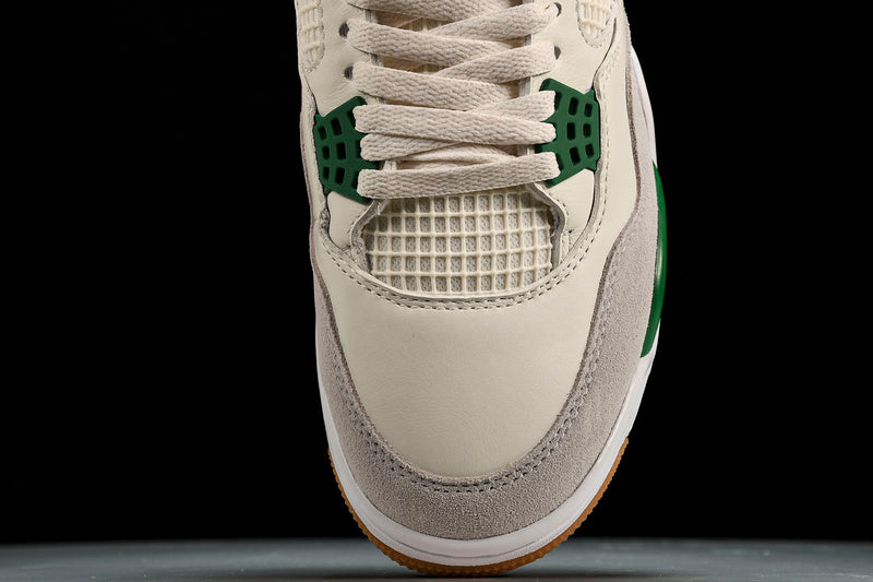 Air Jordan 4s RETRO SP SAIL/PINE GREEN