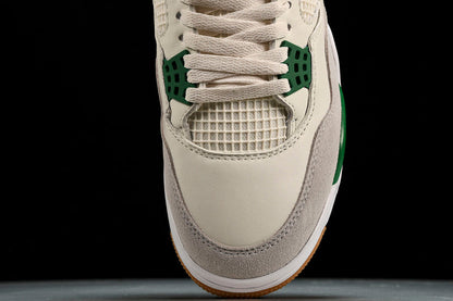 Air Jordan 4s RETRO SP SAIL/PINE GREEN