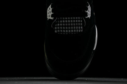 Air Jordan 4s RETRO WHITE THUNDER