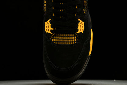 Air Jordan 4s Retro/black/yellow