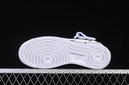 AIR FORCE 1 07 LOW CASUAL SHOES BLACK/WHITE