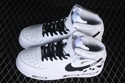 AIR FORCE 1 07 LOW CASUAL SHOES BLACK/WHITE