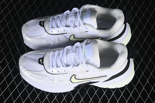 V2K RUN WHITE/PURE PLATINUM/SUMMIT