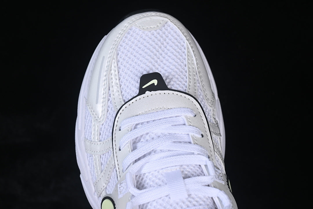 V2K RUN WHITE/PURE PLATINUM/SUMMIT