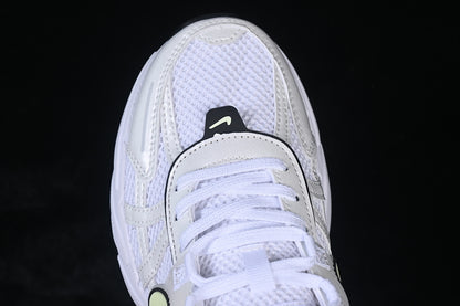 V2K RUN WHITE/PURE PLATINUM/SUMMIT