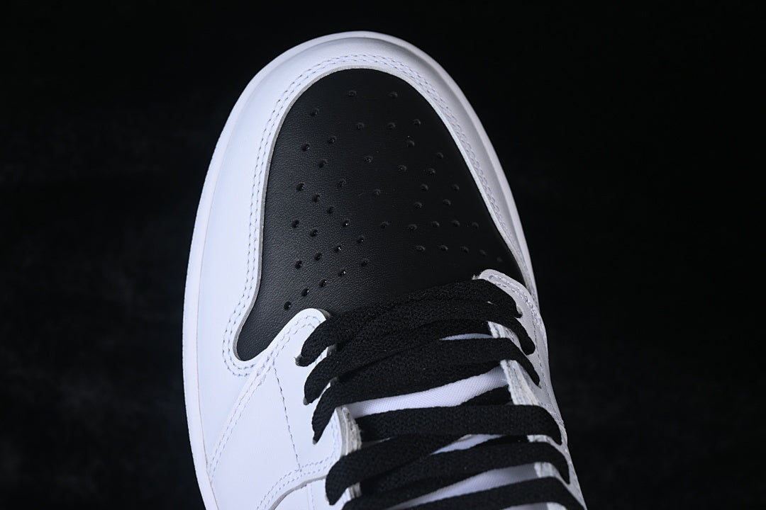 JORDAN 1 HIGH BLACK/WHITE