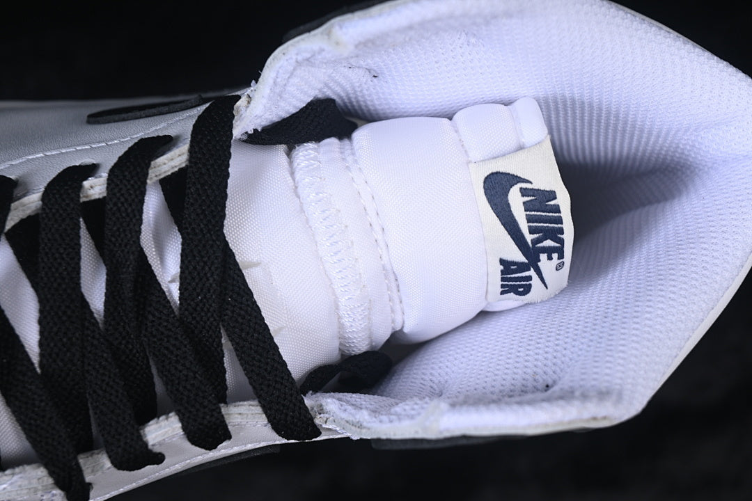 JORDAN 1 HIGH BLACK/WHITE