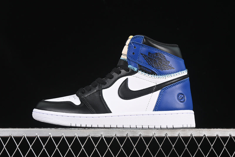 JORDAN 1 RETRO WHITE/BLACK/BLUE