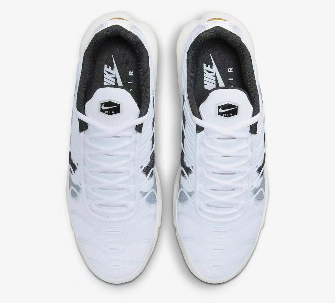TN Air Max Plus Spray Paint White